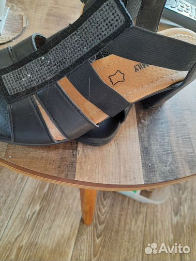 Босоножки 37