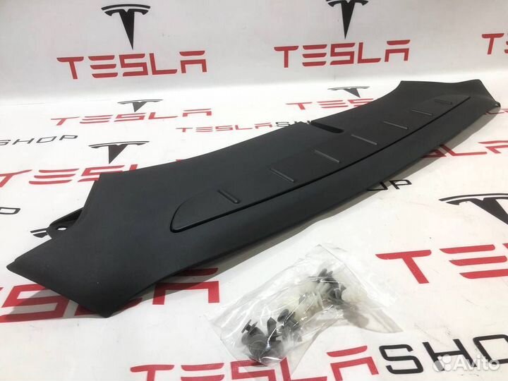 Подкапотный пластик бокса Tesla Model X 2021