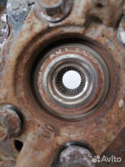 Ступица заднего моста в сборе правая Nissan