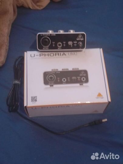 Behringer u phoria um2 внешняя звуковая карта