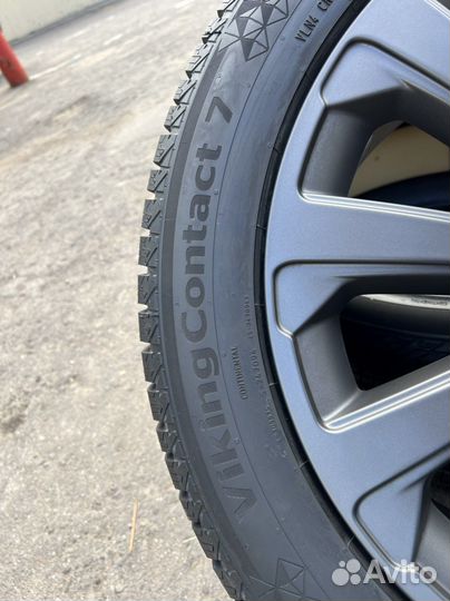 Колеса на Range Rover Velar R20 оригинал