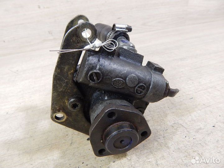 Насос гур Mercedes Vito 638