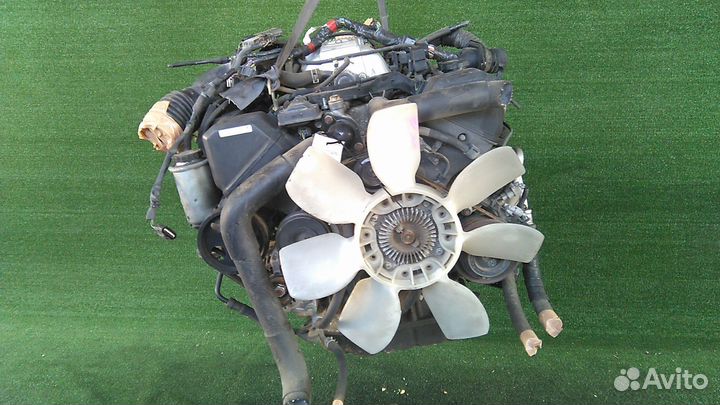 Двигатель в сборе двс toyota crown majesta UZS151
