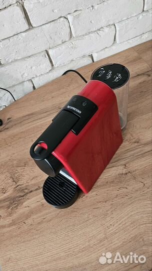 Кофемашина капсульная De'Longhi Nespresso, красный