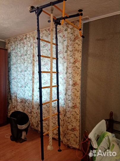 Шведская стенка с турником