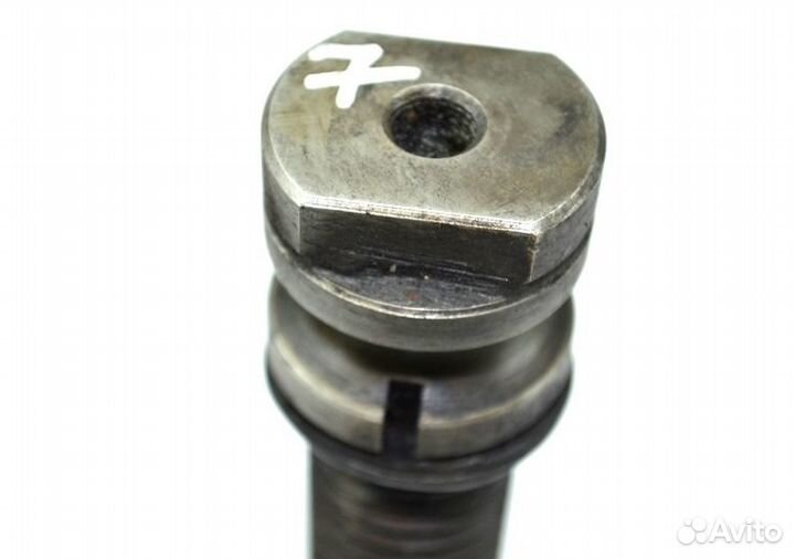 Болт рессорного кронштейна, передний мост scania R