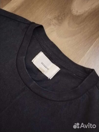 Футболка с енотом