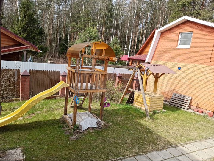 Коттедж 190 м² на участке 13,5 сот.