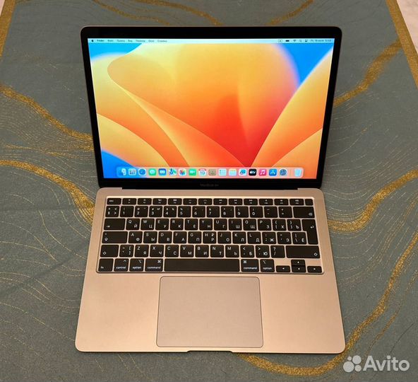 Apple MacBook Air 2020 Core i7 16/1тб, идеал