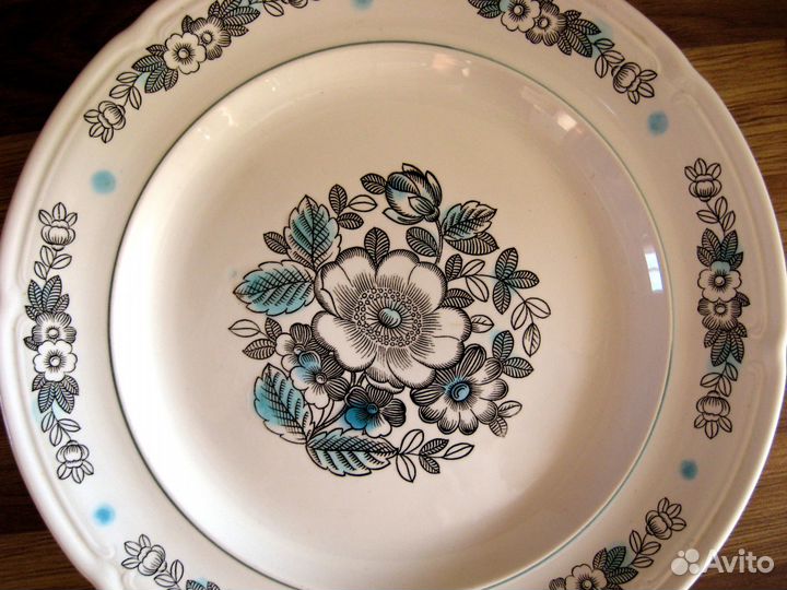Блюдо фаянсовое