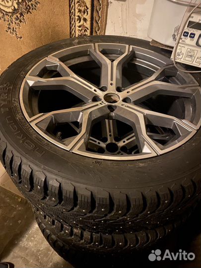 Nokian Tyres Hakkapeliitta 9 SUV 285/45 R22 112T