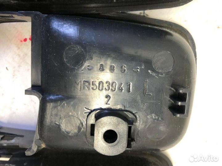 Накладка внутренней ручки двери Mitsubishi