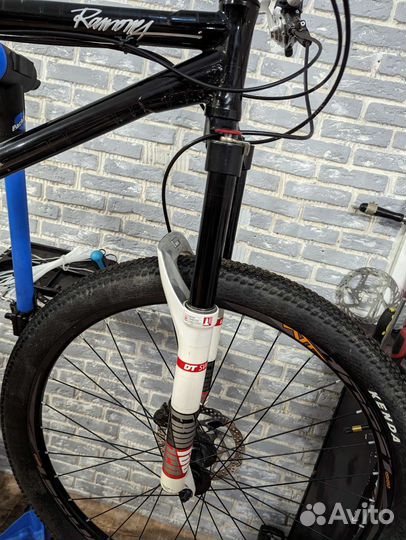 Вилка dt swiss exm150