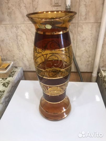 Ваза Bogemia небольшой скол цена снижена