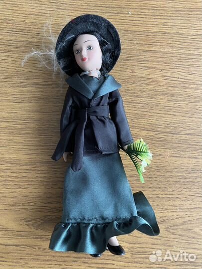 Куклы фарфоровые коллекционные