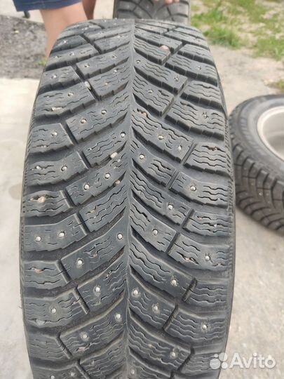 Michelin X-Ice North 4 195/65 R15