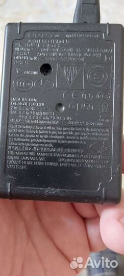 Зарядное устройство Sony для аккумулятора