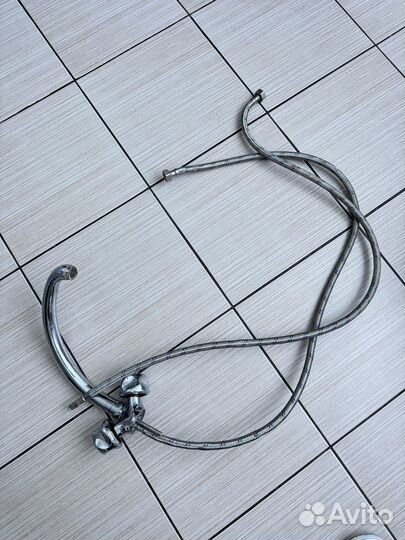 Смеситель для раковины с подводкой