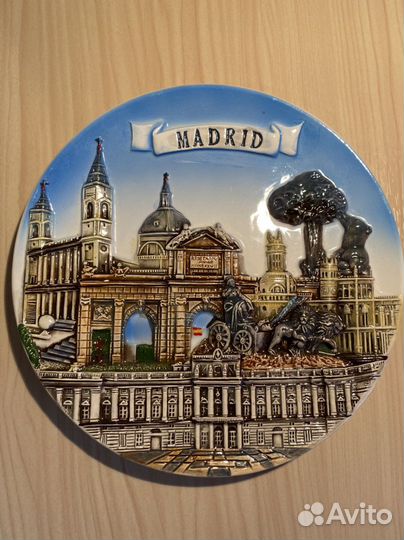 Настенная тарелка