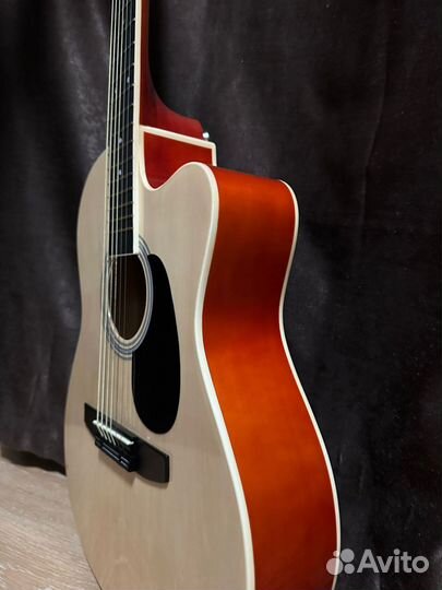 Акустическая гитара
