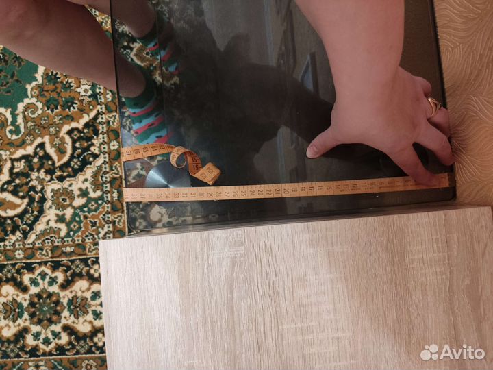 Стеклянная тумба стол