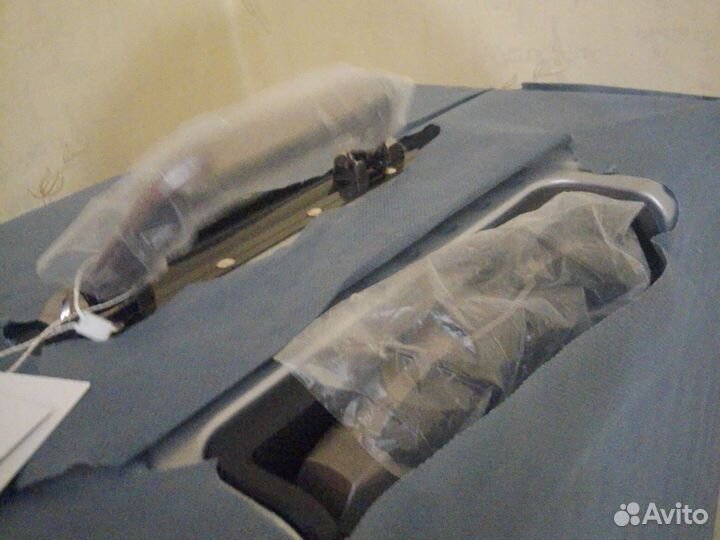 Чемодан на колесах 2 ручки