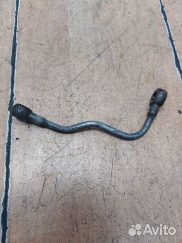 Трубка подачи масла на турбину Opel Astra J A17DTR