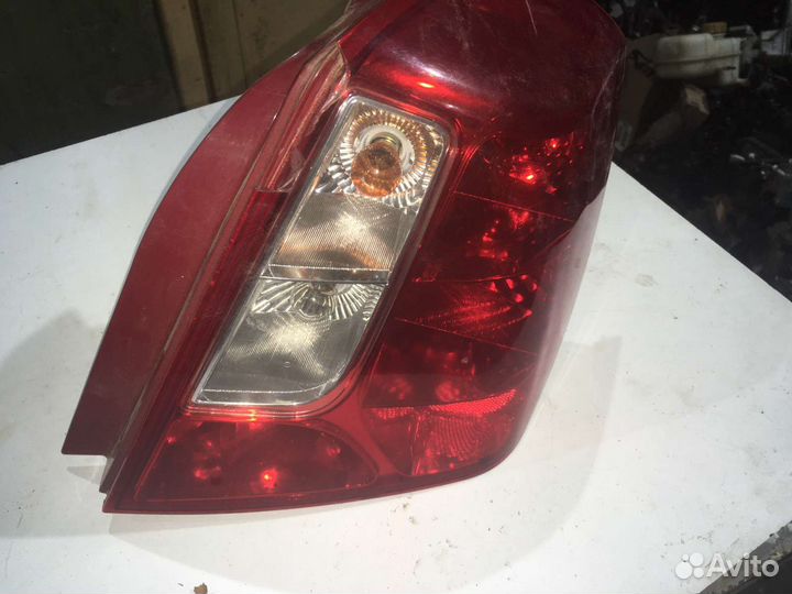 Фонарь правый Шевроле Лачетти седан