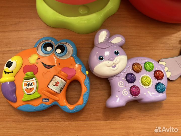 Развивающие игрушки для малышей пакетом