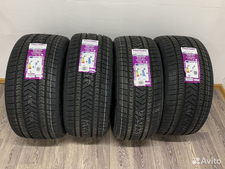 Tourador Winter Pro TSU1 285/40 R21 и 315/35 R21 111V