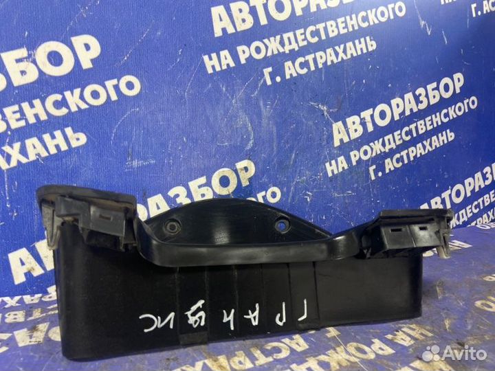 Накладка панели приборов. Mitsubishi Grandis