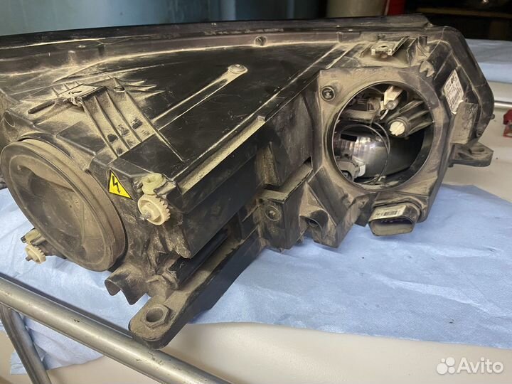 Продам фару от тигуан