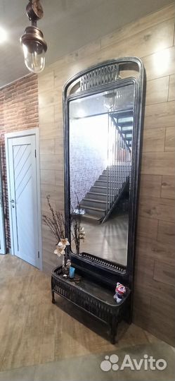 Антикварное зеркало с консолью старинное