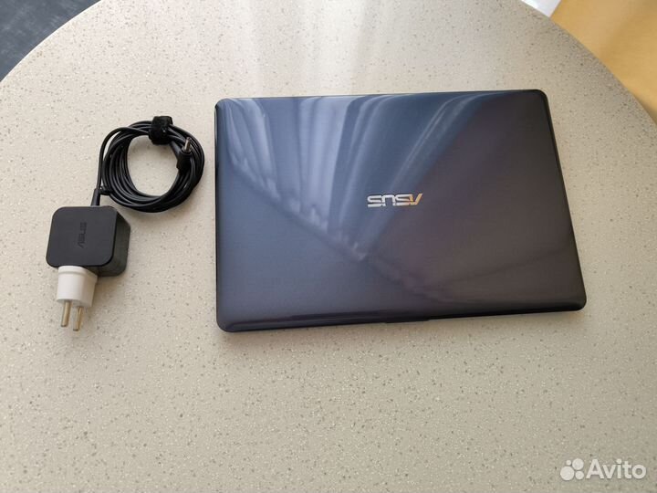 Ноутбук Asus E203M