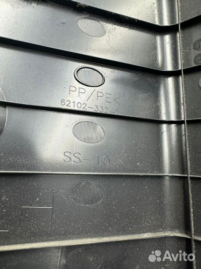 Накладка порога передняя левая Toyota Camry 70