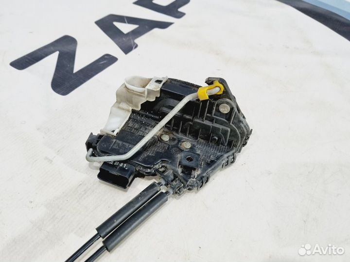 Замок передний левый Kia Cerato 2 G4FC 2009