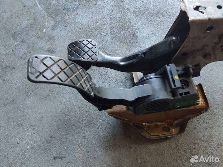 Педаль газа Skoda Fabia 2 1.2 i
