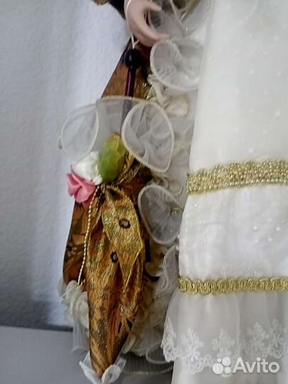 Кукла фарфоровая коллекционная