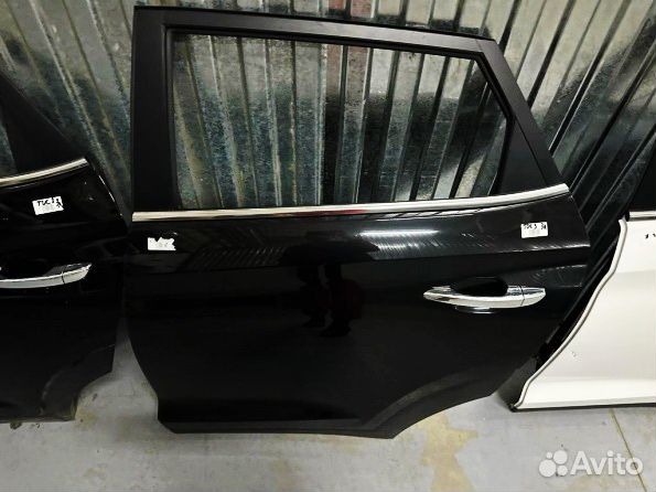 Левая задняя дверь Hyundai Tucson 3