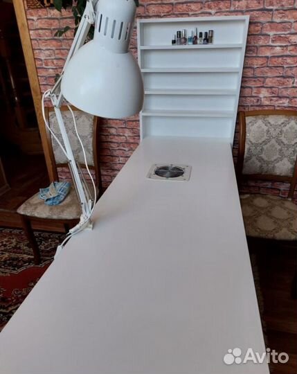 Маникюрный стол с вытяжкой бу