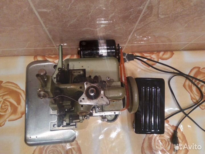 Швейная машинка оверлок