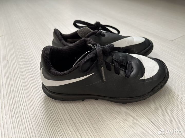 Бутсы сороконожки nike