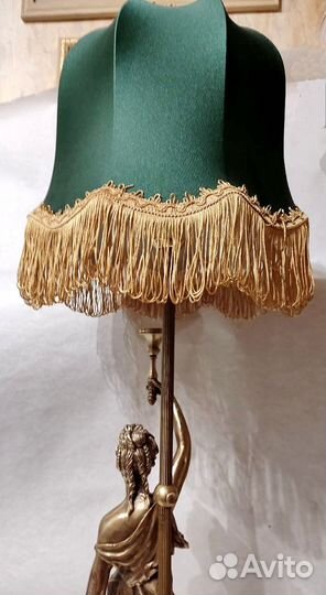 Эксклюзивная настольная лампа