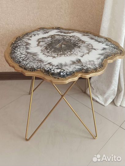 Стол из эпоксидной смолы В наличии