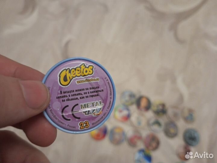 Продам кэпсы и биту