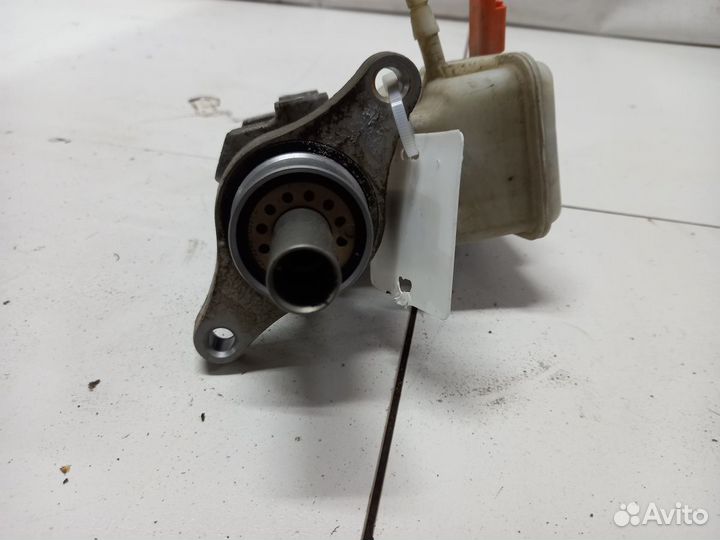 Nissan Almera (G15) lll цилиндр тормозной главный