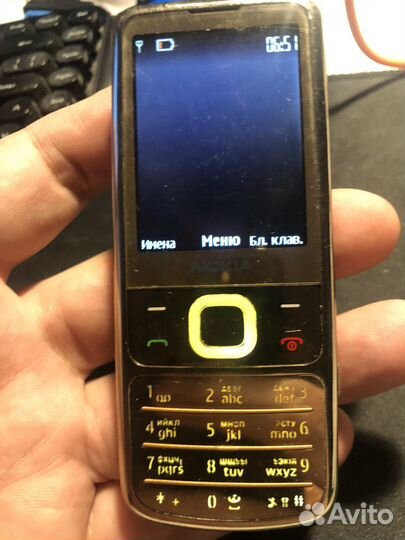 Nokia 6700 classic Gold Edition