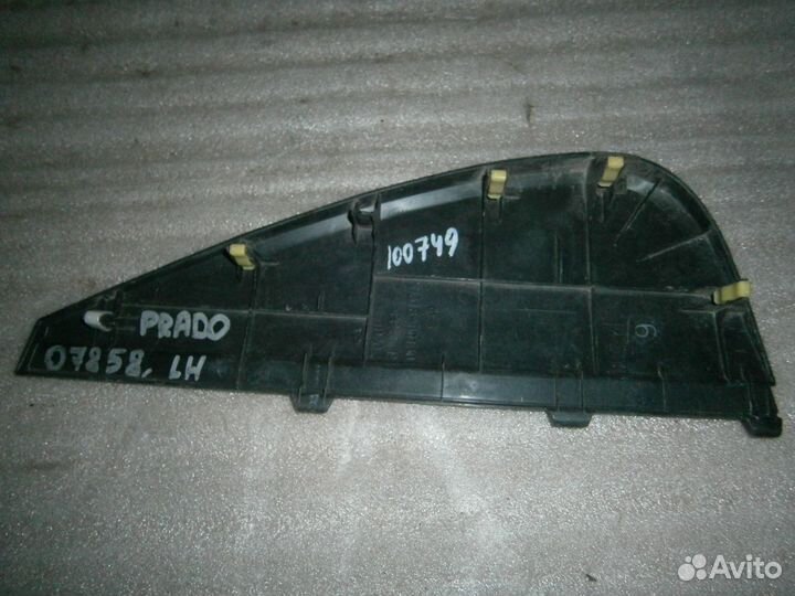 Накладка в торпедо левая Toyota Land Cruiser Prado