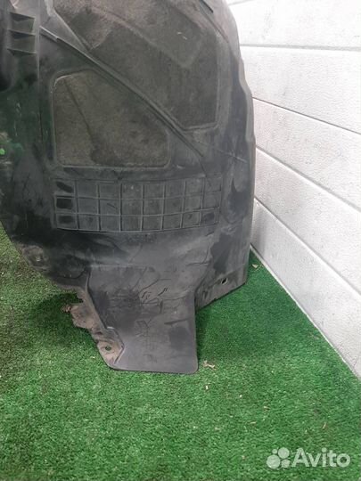 Подкрылок передний правый Opel Zafira C 2014