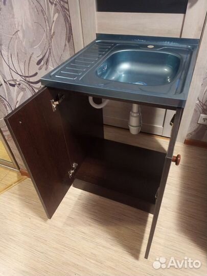 Кухонная мойка с тумбой